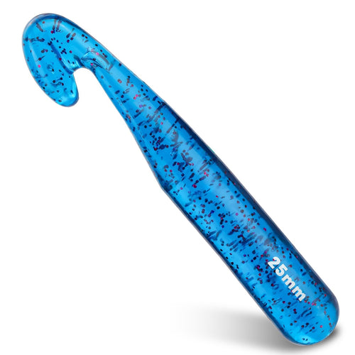 Blue transparent crochet hook with red glitter accents, size 25mm