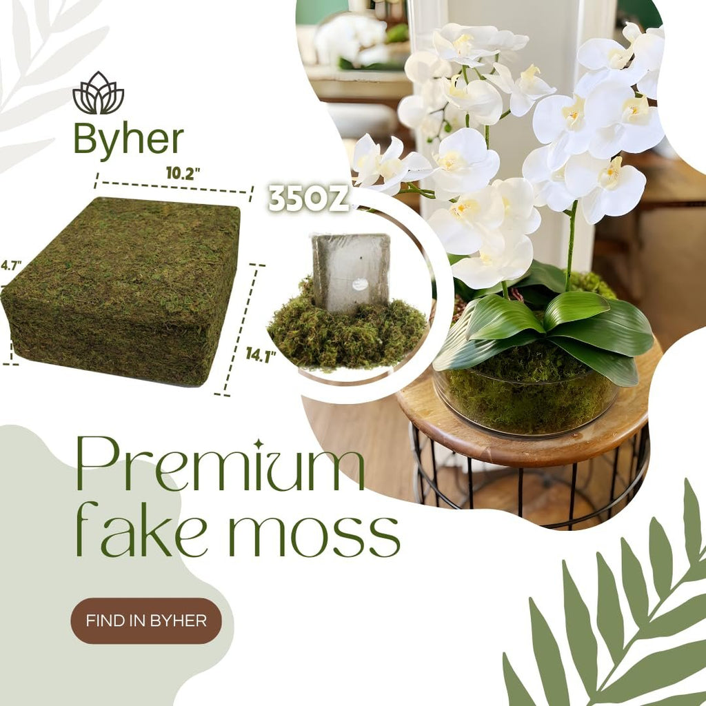 Block of artificial moss with dimensions and weight, next to a decorative arrangement with orchids and moss.