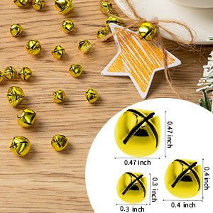 Golden jingle bells scattered on a wooden surface and a star decoration, with a close-up showing three sizes and their dimensions.