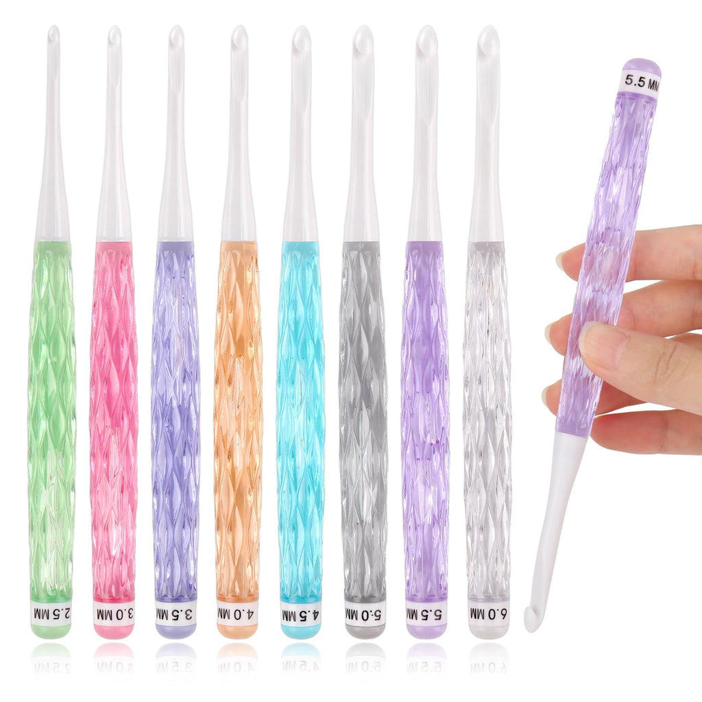 Set of 8 inline crochet hooks with clear, faceted plastic handles in various colors, showing sizes from 2.5mm to 6.0mm.