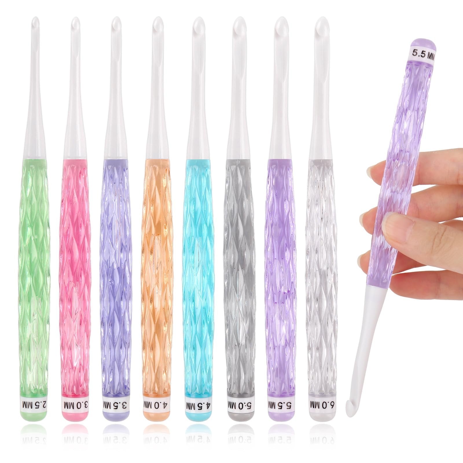 Set of 8 inline crochet hooks with clear, faceted plastic handles in various colors, showing sizes from 2.5mm to 6.0mm.