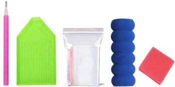 Diamond painting tool kit including a pink drill pen, green tray, plastic bags, blue grip, and red wax.